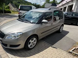 Beige Gebraucht 2010 Skoda Roomster Plus Edition Kombi | 3.199 € (Fairer Preis)