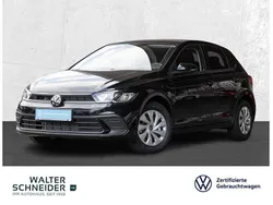 Deep black perleffekt (metallic) Gebraucht 2024 VW Polo Life Limousine | 21.950 € (Fairer Preis)