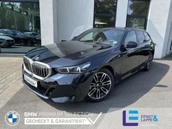 M carbonschwarz metallic Gebraucht 2024 BMW 520 M Sport Kombi | 54.340 € (Superpreis)