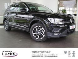 Deep black perleffekt Gebraucht 2017 VW Tiguan Sound SUV | 19.979 € (Fairer Preis)