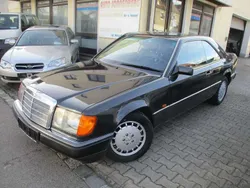 Blauschwarz Gebraucht 1992 Mercedes E200 Coupé | 12.990 €