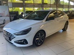 Weiß Gebraucht 2022 Hyundai i30 Edition 30+ Limousine | 19.300 € (Guter Preis)