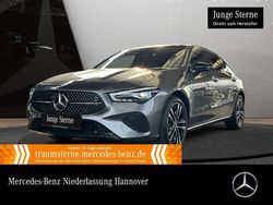 Grau Gebraucht 2024 Mercedes CLA200 Shooting Brake Night Kombi | 32.990 €