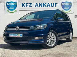 Blau Gebraucht 2017 VW Touran Highline Van / Kleinbus | 19.900 € (Guter Preis)