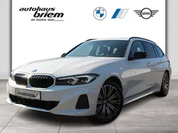 Weiß Gebraucht 2023 BMW 318 Sport Line Kombi | 32.990 € (Fairer Preis)