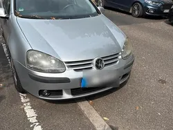 Grau Gebraucht 2003 VW Golf IV Kleinwagen | 1.700 € (Fairer Preis)