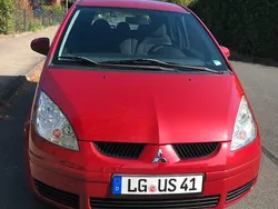 Rot Gebraucht 2007 Mitsubishi Colt Invite Van / Kleinbus | 3.300 € (Fairer Preis)