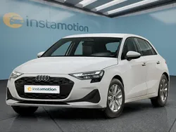 Weiß Neu 2025 Audi A3 Sportback Limousine | 30.449 € (Fairer Preis)