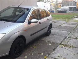 Silber Gebraucht 2001 Ford Focus Trend Limousine | 1.390 € (Fairer Preis)