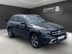 Olivgruen matt (metallic) Gebraucht 2021 Mercedes GLC300e SUV | 30.700 € (Superpreis)