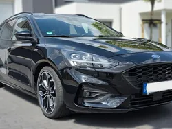 Schwarz Gebraucht 2019 Ford Focus ST-Line Kombi | 15.700 € (Guter Preis)