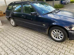 Blau Gebraucht 2000 BMW 318 Kombi | 1.535 €