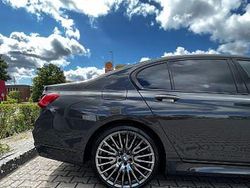 Grau Gebraucht 2019 BMW 750 M Sport Limousine | 56.500 € (Fairer Preis)