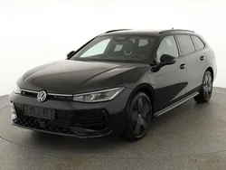 Grenadillschwarz metallic Neu 2025 VW Passat R-line Kombi | 53.495 € (Superpreis)