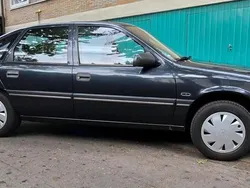 Schwarz Gebraucht 1991 Opel Vectra Limousine | 3.850 €