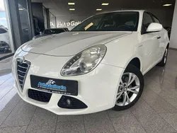 Weiß Gebraucht 2011 Alfa Romeo Giulietta Turismo Kleinwagen | 4.299 € (Fairer Preis)