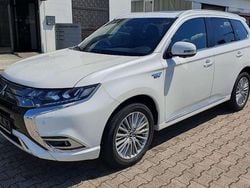 Perlmuttweiß Gebraucht 2020 Mitsubishi Outlander P-HEV Top SUV | 21.950 € (Guter Preis)