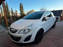 Weiß Gebraucht 2011 Opel Corsa Kleinwagen | 2.499 € (Etwas zu teuer)