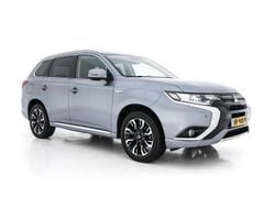 Grau Gebraucht 2015 Mitsubishi Outlander P-HEV Edition SUV | 9.945 €
