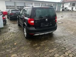 Schwarz Gebraucht 2010 Skoda Yeti SUV | 5.500 €