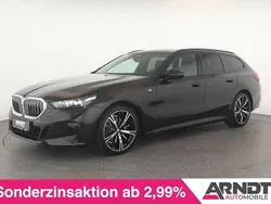 Saphirschwarz Gebraucht 2024 BMW 520 Comfort Edition Kombi | 55.684 € (Guter Preis)