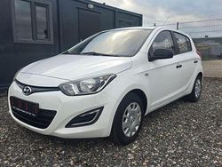Weiß Gebraucht 2014 Hyundai i20 Edition Kleinwagen | 5.300 € (Etwas zu teuer)