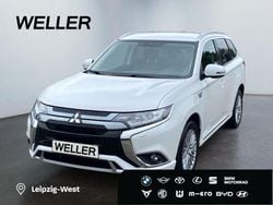 Weiß Gebraucht 2020 Mitsubishi Outlander P-HEV Spirit SUV | 22.990 € (Fairer Preis)