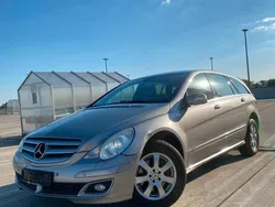 Grau Gebraucht 2006 Mercedes R320 Van / Kleinbus | 5.300 €