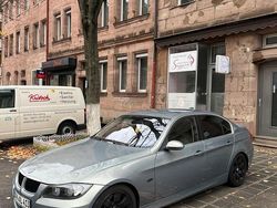 Blau Gebraucht 2006 BMW 330 Limousine | 4.500 €