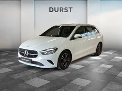 Weiß Gebraucht 2023 Mercedes B200 Van / Kleinbus | 28.999 € (Fairer Preis)