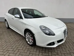 Weiß Gebraucht 2011 Alfa Romeo Giulietta Super Kleinwagen | 4.900 € (Guter Preis)