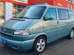 Grün Gebraucht 2001 VW Multivan Van / Kleinbus | 15.999 €