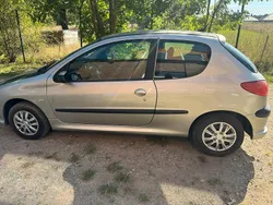 Grau Gebraucht 2004 Peugeot 206 Kleinwagen | 800 €