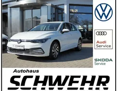 Weiß Gebraucht 2022 VW Golf VIII Style Limousine | 26.690 € (Etwas zu teuer)