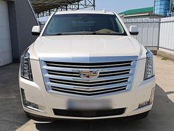 Weiß Gebraucht 2016 Cadillac Escalade SUV | 39.000 €