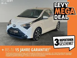Weiß Gebraucht 2020 Toyota Aygo Team Kleinwagen | 13.490 € (Etwas zu teuer)