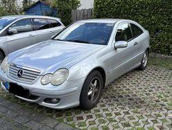 Grau Gebraucht 2004 Mercedes C200 Coupé | 1.150 € (Superpreis)