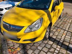 Gelb Gebraucht 2008 Opel Corsa Kleinwagen | 2.200 € (Etwas zu teuer)