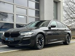 Grau Gebraucht 2022 BMW 545e M Sport Limousine | 40.690 € (Fairer Preis)