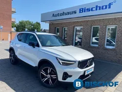 Weiß Gebraucht 2024 Volvo XC40 Plus SUV | 36.790 € (Fairer Preis)