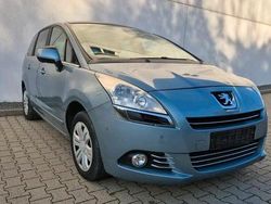 Blau Gebraucht 2009 Peugeot 5008 Premium Van / Kleinbus | 3.999 € (Etwas zu teuer)