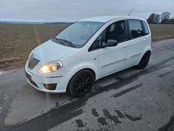 Weiß Gebraucht 2011 Lancia Musa Van / Kleinbus | 2.000 € (Fairer Preis)