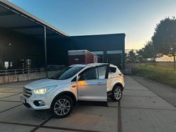 Weiß Gebraucht 2017 Ford Kuga SUV | 15.200 € (Fairer Preis)