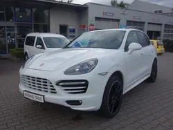 Pure white (metallic) Gebraucht 2013 Porsche Cayenne Turbo Sport SUV | 39.991 € (Fairer Preis)