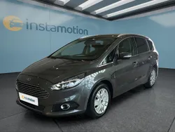 Grau Gebraucht 2018 Ford S-MAX Titanium Van / Kleinbus | 23.649 € (Teuer)