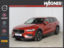 Rot Gebraucht 2020 Volvo V60 CC Pro Kombi | 39.930 €