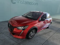 Rot Gebraucht 2023 Peugeot e-208 Active Kleinwagen | 17.640 €