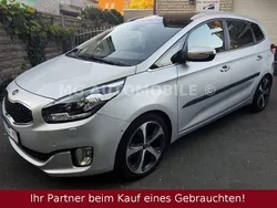Silber Gebraucht 2015 Kia Carens Spirit Van / Kleinbus | 14.298 € (Fairer Preis)