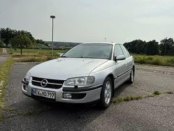 Silber Gebraucht 1999 Opel Omega Edition Limousine | 3.000 € (Fairer Preis)