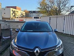 Grau Gebraucht 2020 Renault Clio V Experience Kleinwagen | 10.800 € (Guter Preis)